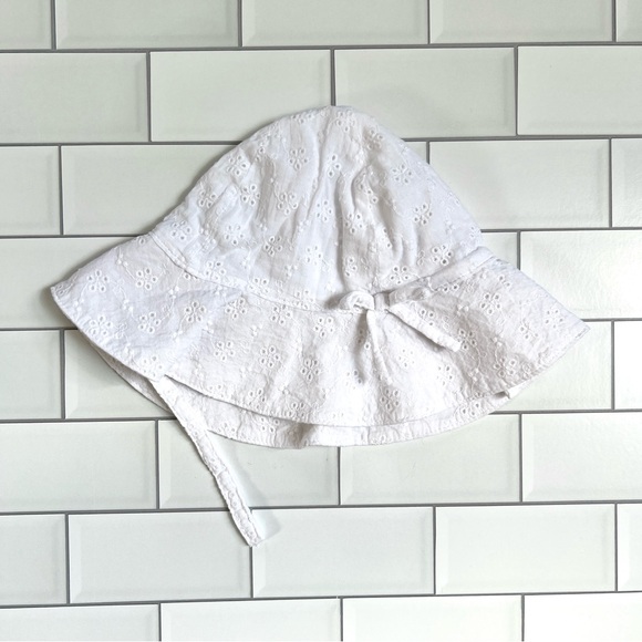 6-12M🤍 GAP White Eyelet Bow Spring Easter Hat - Picture 1 of 5